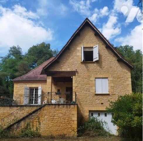 A VENDRE - VITRAC - Ensemble immobilier sur parcelle de  18162 m²