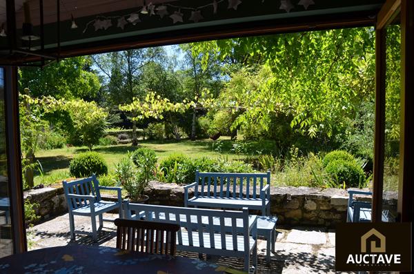 Manoir de caractère à Alençon sur 3.5 hectares, fenêtres à meneaux, maison d'amis, 6 chambres , Alencon