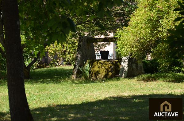 Manoir de caractère à Alençon sur 3.5 hectares, fenêtres à meneaux, maison d'amis, 6 chambres , Alencon