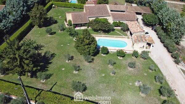 Villas 209 m² à GRAVESON 13690