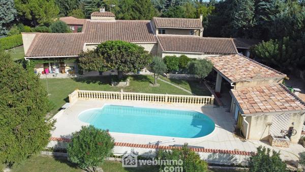 Villas 209 m² à GRAVESON 13690