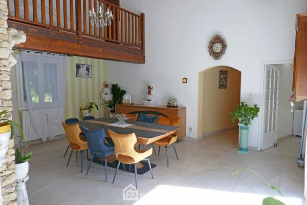 Villas 209 m² à GRAVESON 13690
