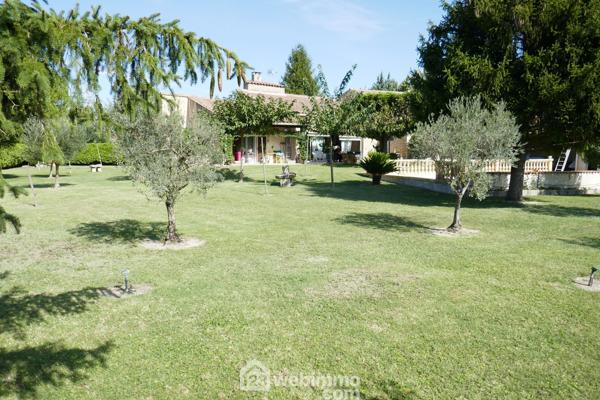 Villas 209 m² à GRAVESON 13690
