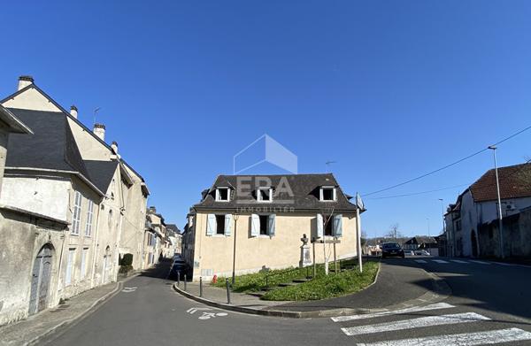 OLORON Sainte - Marie  : Charmante Maison de ville T5  de 117 m2