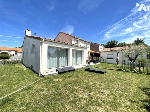 A VENDRE - SAINT-LEGERS-LES-VIGNES - Maison d'env 159.64m² hab sur 703m² de terrain.