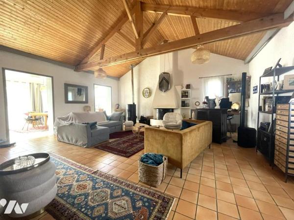 A VENDRE - SAINT-LEGERS-LES-VIGNES - Maison d'env 159.64m² hab sur 703m² de terrain.