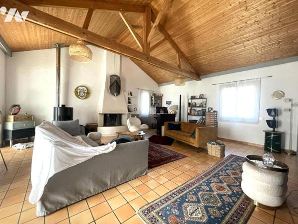 A VENDRE - SAINT-LEGERS-LES-VIGNES - Maison d'env 159.64m² hab sur 703m² de terrain.