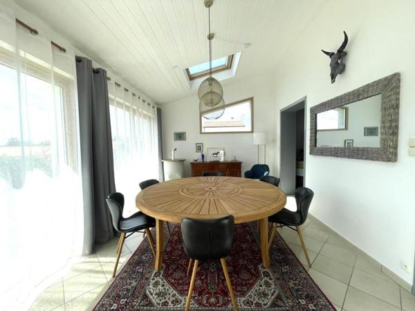 A VENDRE - SAINT-LEGERS-LES-VIGNES - Maison d'env 159.64m² hab sur 703m² de terrain.