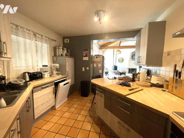A VENDRE - SAINT-LEGERS-LES-VIGNES - Maison d'env 159.64m² hab sur 703m² de terrain.