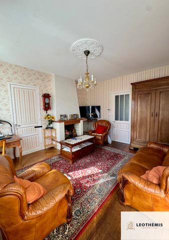 MAISON DE CARACTÈRE AVEC SES DÉPENDANCES ET SON TERRAIN