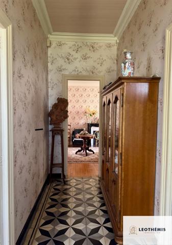 MAISON DE CARACTÈRE AVEC SES DÉPENDANCES ET SON TERRAIN