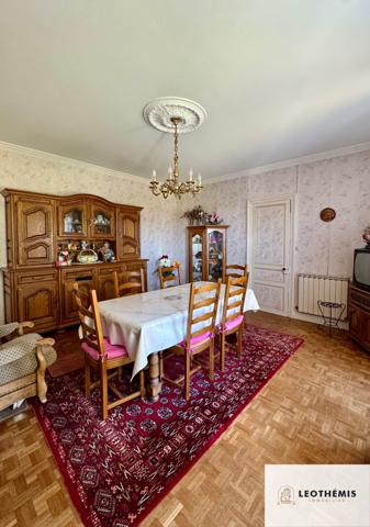 MAISON DE CARACTÈRE AVEC SES DÉPENDANCES ET SON TERRAIN