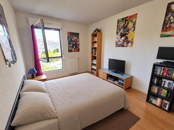 Appartement T2 balcon + place parking sécurisée