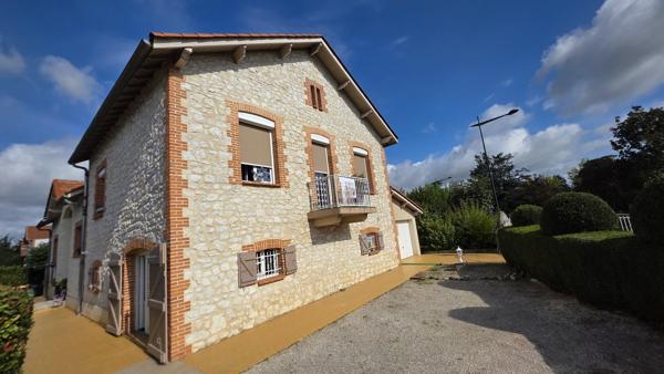Authentique maison de caractère au coeur de Causade Caussade