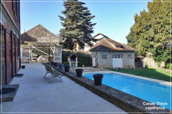 Dpt Allier (03) : à vendre à Hérisson - Maison entièrement rénovée de 190 m2 - Terrain 2429 m2 - Dépendances - Piscine