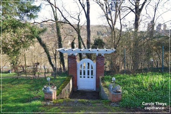 Dpt Allier (03) : à vendre à Hérisson - Maison entièrement rénovée de 190 m2 - Terrain 2429 m2 - Dépendances - Piscine