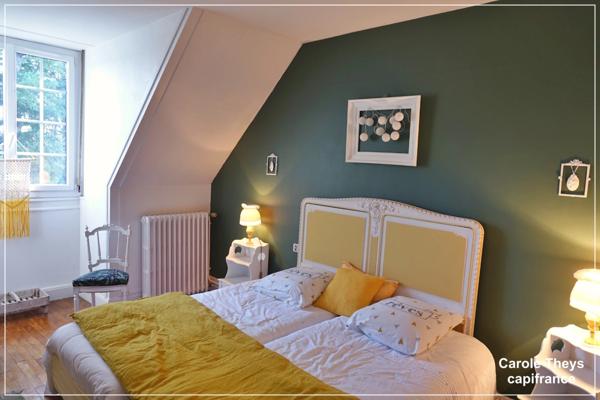 Dpt Allier (03) : à vendre à Hérisson - Maison entièrement rénovée de 190 m2 - Terrain 2429 m2 - Dépendances - Piscine