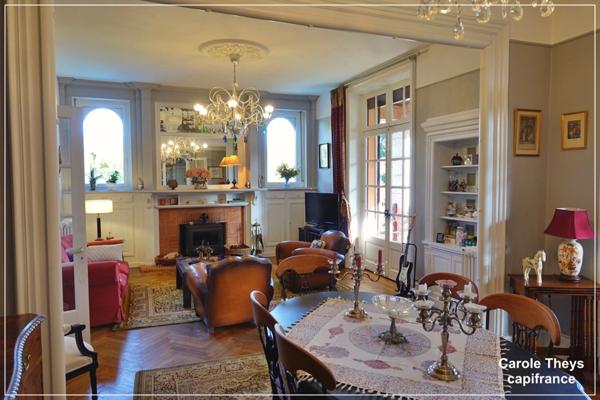 Dpt Allier (03) : à vendre à Hérisson - Maison entièrement rénovée de 190 m2 - Terrain 2429 m2 - Dépendances - Piscine