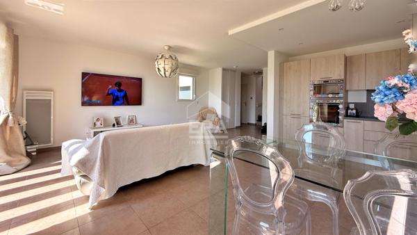A VENDRE Maison récente 4 pièces avec vue mer à Nice