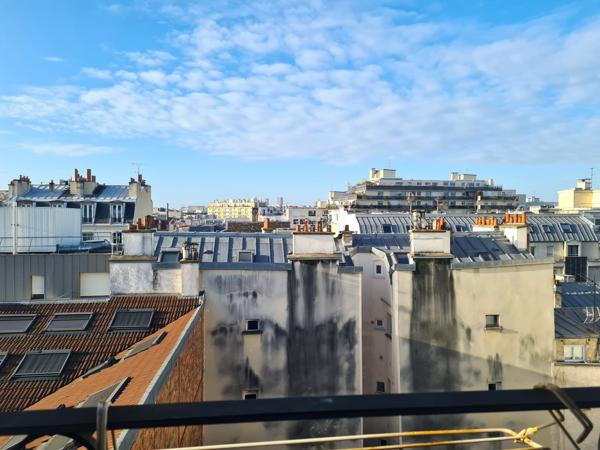 Studio ensoleillé avec une vue entièrement dégagée