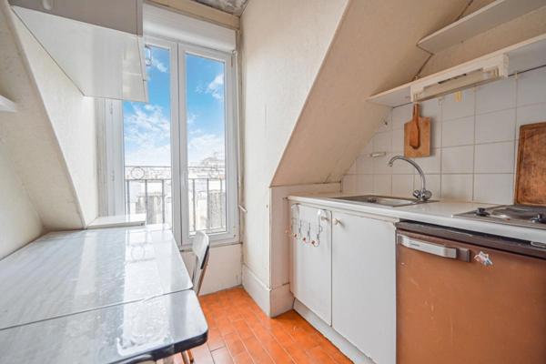 Studio ensoleillé avec une vue entièrement dégagée