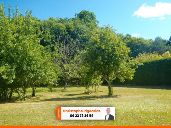 Terrain à bâtir situé à 10 minutes environ de PERIGUEUX.