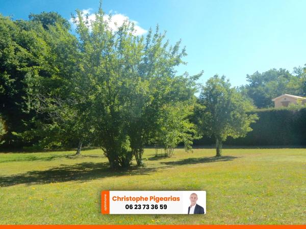 Terrain à bâtir situé à 10 minutes environ de PERIGUEUX.