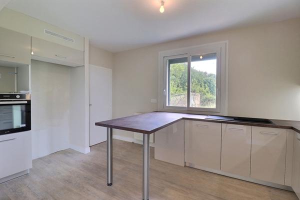 Maison individuelle T5 de 105 m² avec sous-sol et garage - Lescure-d'Albigeois