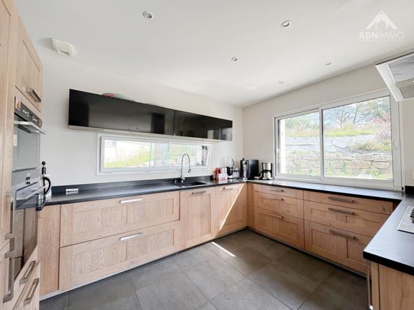 Chevry (01170) Maison 6 Pièces 280 m2