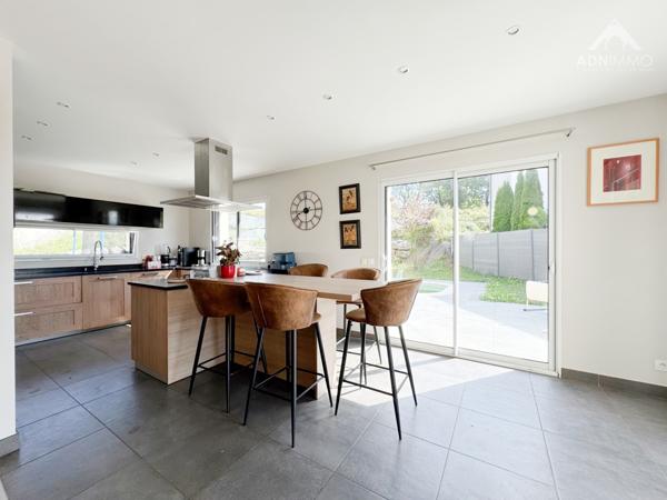 Chevry (01170) Maison 6 Pièces 280 m2