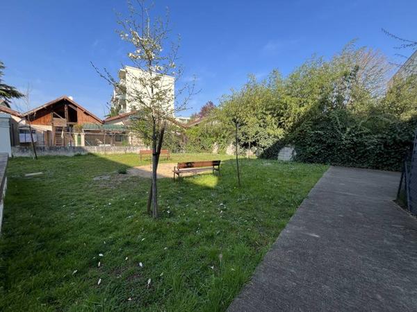 Appartement à vendre |                                       Vaulx-en-Velin |                                        2 pièces  |  42 m²