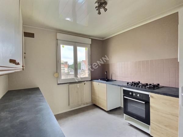 Appartement Saint Avold -2 Chambres - 75.31 m2 - Proche commerces et écoles