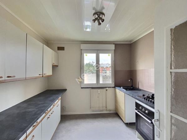 Appartement Saint Avold -2 Chambres - 75.31 m2 - Proche commerces et écoles