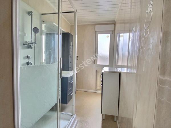 Appartement Saint Avold -2 Chambres - 75.31 m2 - Proche commerces et écoles