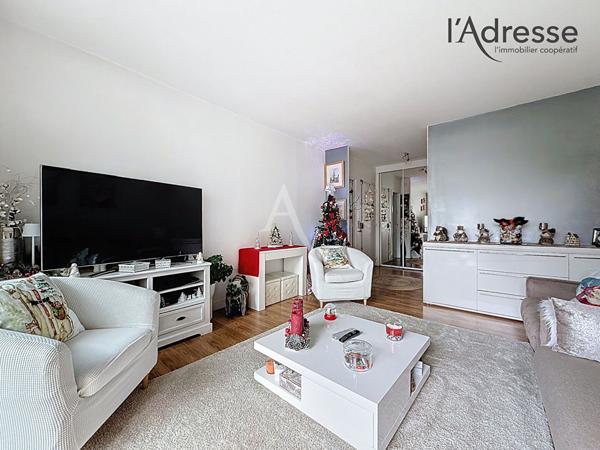 PUTEAUX/ Appartement 2 pièces 54m² - 1 Balcon de 5m² et 1 Cave