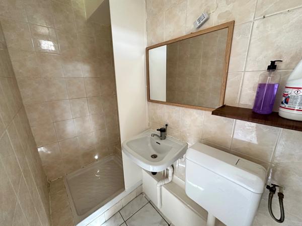 A VENDRE Studio de 24 m2 au rez-de-chaussée avec terrasse - PALAISEAU (91)