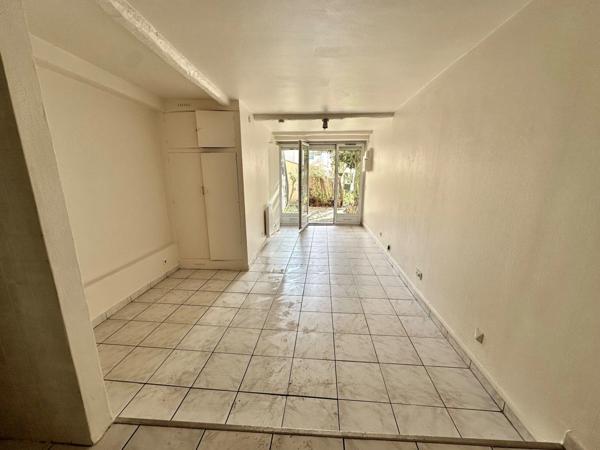 A VENDRE Studio de 24 m2 au rez-de-chaussée avec terrasse - PALAISEAU (91)