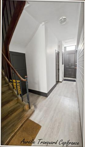 Immeuble à vendre SAINT JEAN D'ANGELY (17) EN PLEINE COEUR DE VILLE composé de 2 appartements de type T3 et 2 locaux commerciaux au rdc