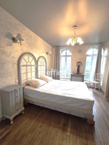 Maison 12 pièces - 284 m²