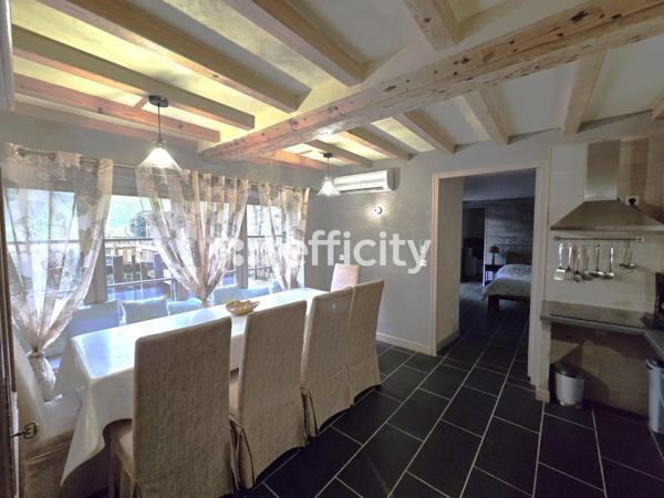 Maison 12 pièces - 284 m²