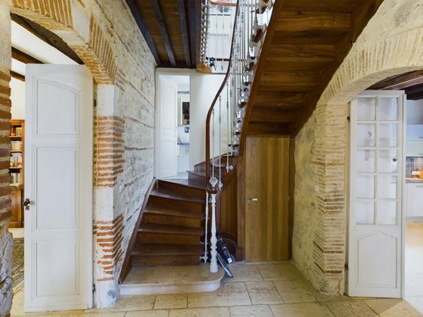 Puymirol (47270) Proche Agen, Grande Maison au village avec 4 chambres, 2 Jardins et vue sur campagne