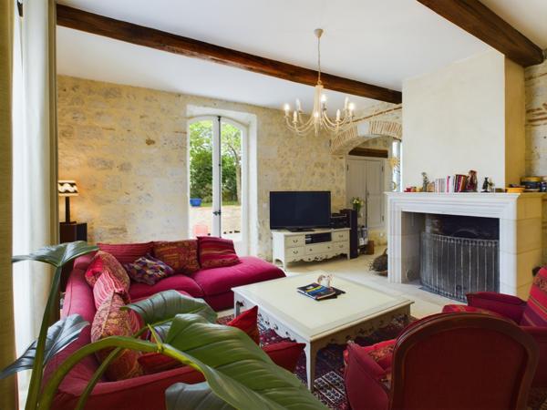 Puymirol (47270) Proche Agen, Grande Maison au village avec 4 chambres, 2 Jardins et vue sur campagne