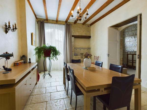 Puymirol (47270) Proche Agen, Grande Maison au village avec 4 chambres, 2 Jardins et vue sur campagne