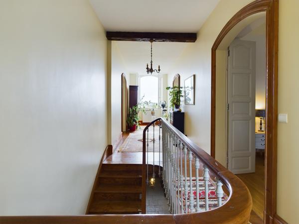 Puymirol (47270) Proche Agen, Grande Maison au village avec 4 chambres, 2 Jardins et vue sur campagne