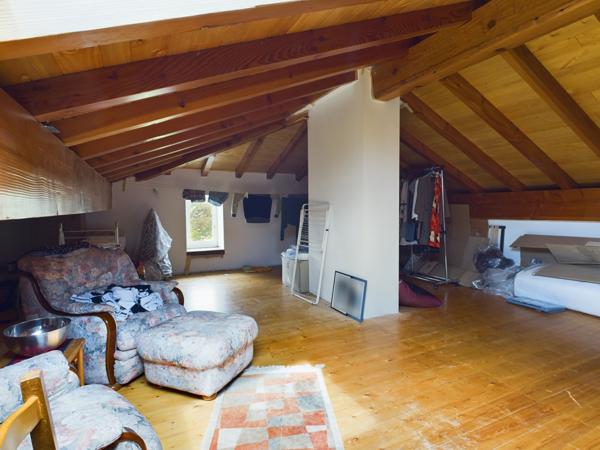 Puymirol (47270) Proche Agen, Grande Maison au village avec 4 chambres, 2 Jardins et vue sur campagne