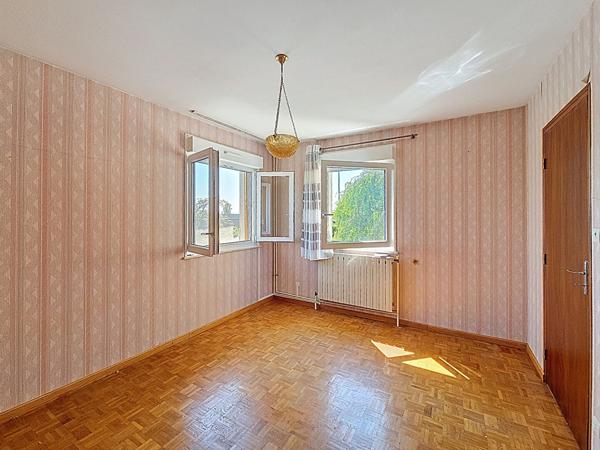 À Vendre_Maison semi mitoyenne 165m² Vandoeuvre les Nancy_Quartier Haut de Penoy_4 Chambres_espaces bureaux pièces de vie_terrasse_jardin_sous sol complet_garage_buanderie_atelier