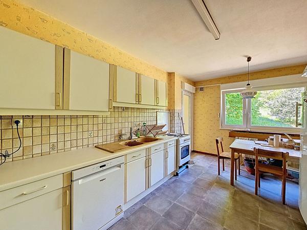 À Vendre_Maison semi mitoyenne 165m² Vandoeuvre les Nancy_Quartier Haut de Penoy_4 Chambres_espaces bureaux pièces de vie_terrasse_jardin_sous sol complet_garage_buanderie_atelier