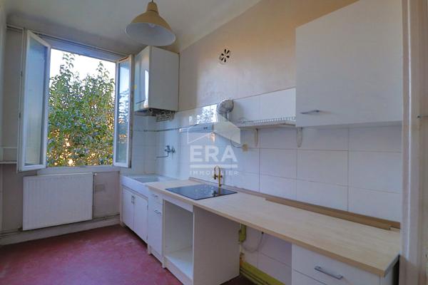 Appartement Marseille 2 pièces 38m2 - Petite copropriété - proximité immédiate avec toutes les commodités.