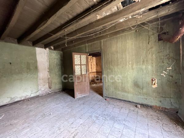 À NAINTRE (86) À vendre – Ensemble Grange 155 m² avec toiture refaite et panneaux photovoltaïques – Terrain 1123 m²