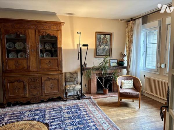 Triplex en plein coeur du centre-ville de VIRE